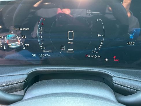 Used 2025 Cadillac XT4 Premium Luxury image 26