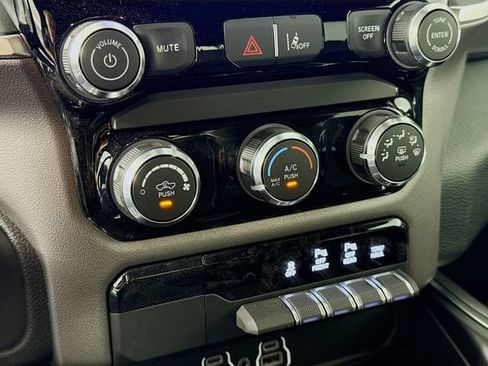 New 2026 RAM 1500 4x4 Crew Cab image 15