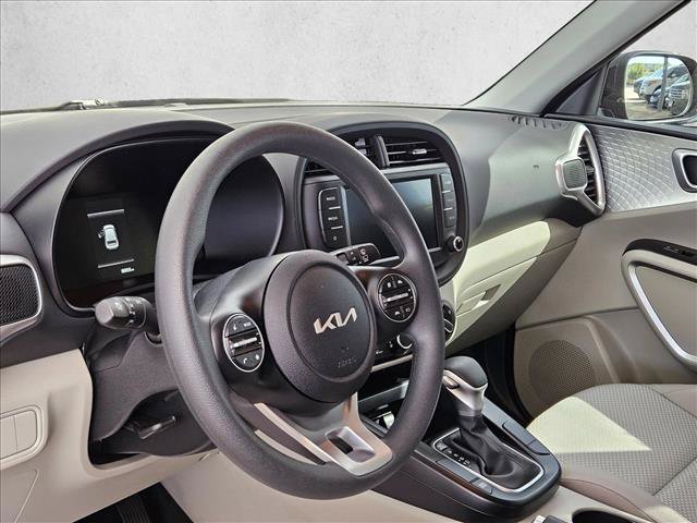 Used 2025 Kia Soul LX FWD image 13