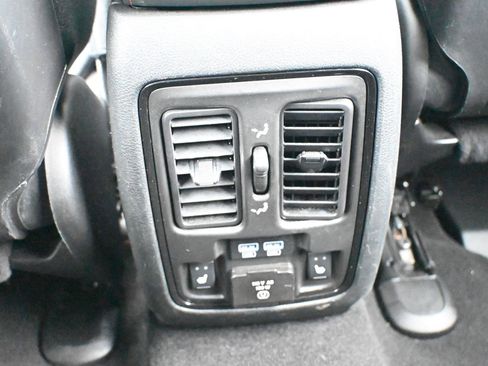Used 2024 Dodge Durango GT AWD/4WD image 35