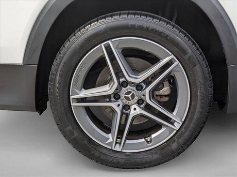 Used 2021 Mercedes-Benz GLB 250 4MATIC w/ AMG Line image 25
