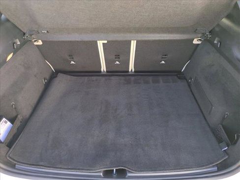 Used 2025 Mercedes-Benz GLA 250 image 6