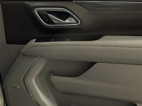 Used 2023 GMC Yukon SLT image 33