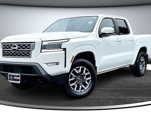 Used 2024 Nissan Frontier SL w/ Technology Package image 3