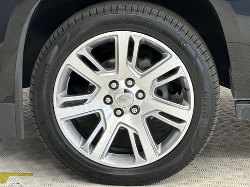 Used 2018 Cadillac Escalade Premium Luxury image 11