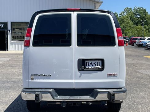 Used 2019 GMC Savana 2500 w/ Driver Convenience Package RWD image 9