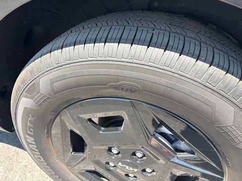Certified 2026 Kia Carnival FWD image 17