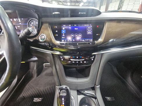 Used 2020 Cadillac XT6 Sport w/ Platinum Package image 11