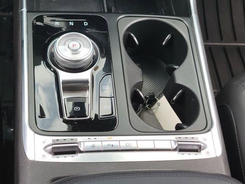 Certified 2025 Kia Carnival SX Prestige FWD image 16