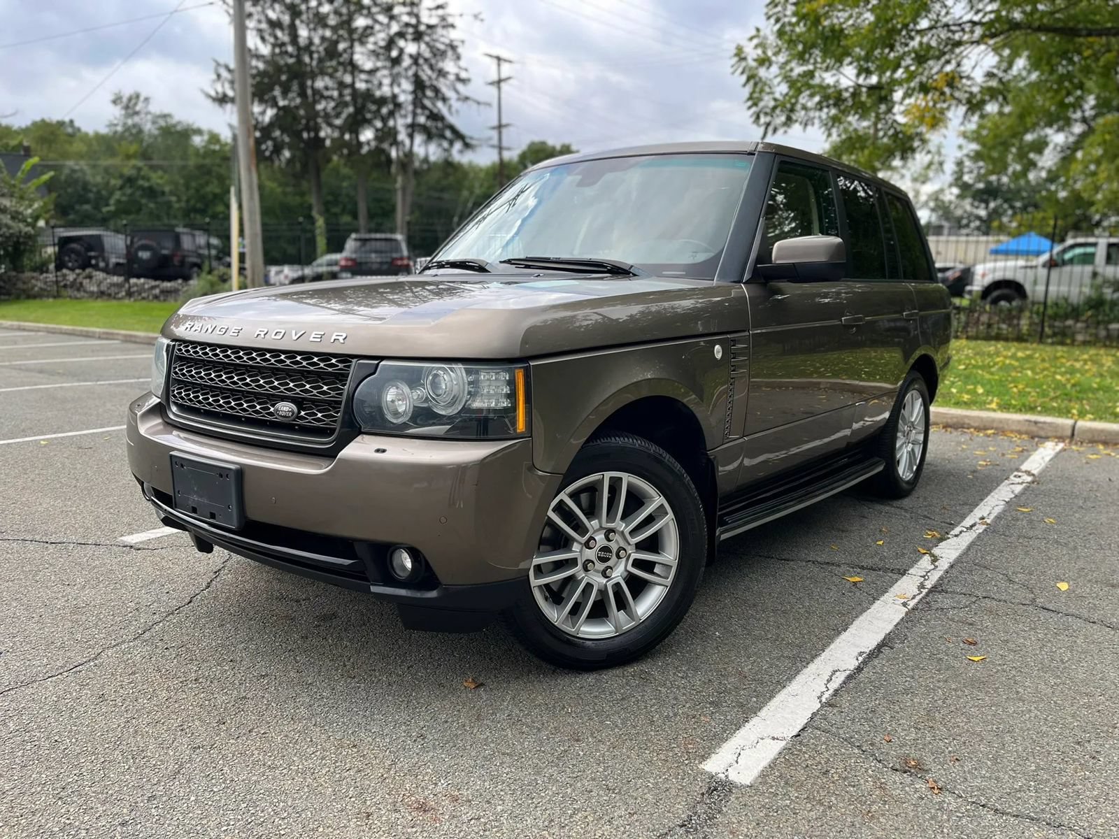 Used 2012 Land Rover Range Rover HSE AWD/4WD image 3