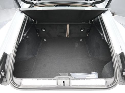 Certified 2025 Porsche Panamera image 21