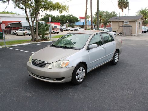 Used 2005 Toyota Corolla CE FWD image 1