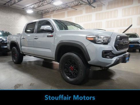 Used 2017 Toyota Tacoma TRD Pro image 1