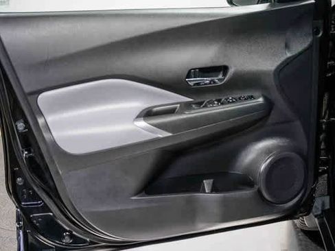 Used 2021 Nissan Kicks SR w/ SR Premium Package image 18