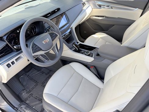 Certified 2023 Cadillac XT5 Premium Luxury image 19