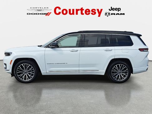 Certified 2025 Jeep Grand Cherokee L Summit AWD/4WD image 5