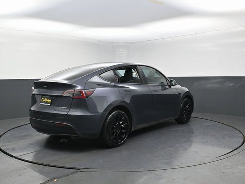 Used 2023 Tesla Model Y Long Range image 8