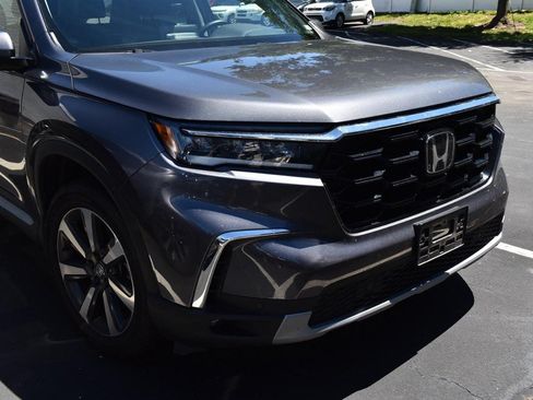 Certified 2023 Honda Pilot Touring image 4