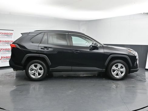Used 2021 Toyota RAV4 XLE image 9