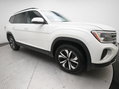 Used 2024 Volkswagen Atlas SE AWD/4WD image 35