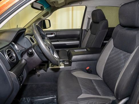 Used 2017 Toyota Tundra SR5 image 9