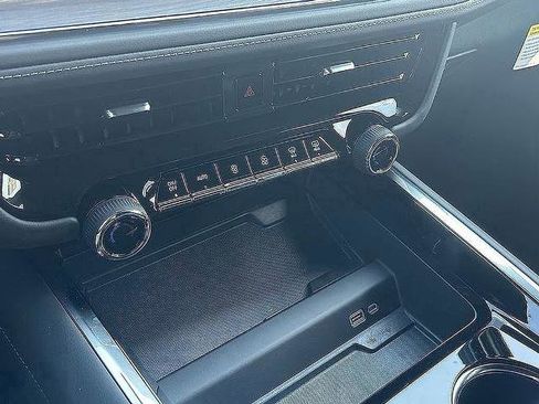 New 2025 Chevrolet Tahoe LS image 28