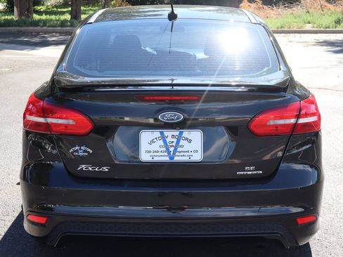 Used 2015 Ford Focus SE w/ SE Sport Package FWD image 6