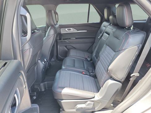 Used 2025 Ford Explorer ST-Line w/ Premium Package RWD image 9