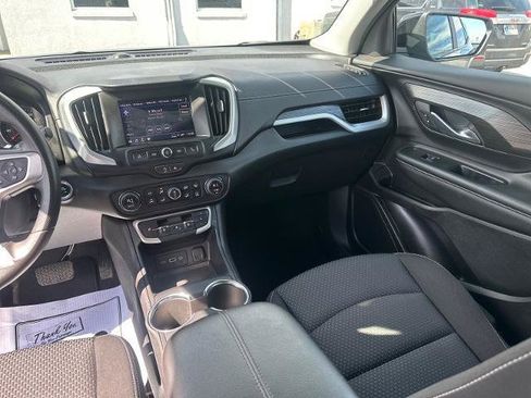 Used 2024 GMC Terrain SLE w/ Driver Convenience Package FWD image 10
