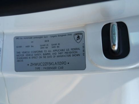 Used 2019 Lamborghini Huracan LP 580-2 RWD image 10