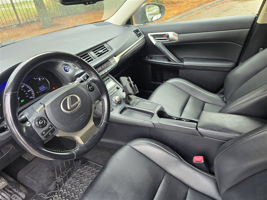 Used 2015 Lexus CT 200h FWD image 12