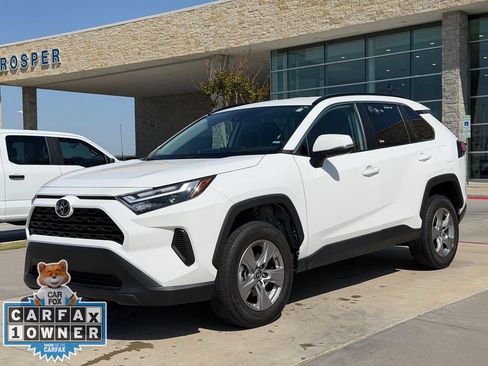 Used 2025 Toyota RAV4 XLE FWD image 7