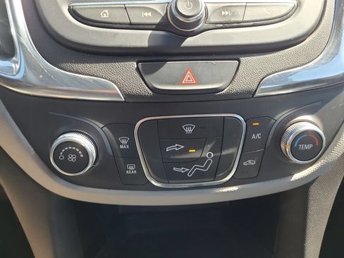 Used 2021 Chevrolet Equinox LS w/ LPO, Cargo Package AWD/4WD image 20