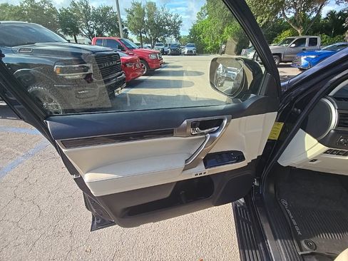 Used 2020 Lexus GX 460 Premium w/ Premium Package AWD/4WD image 14