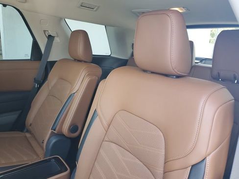 Certified 2025 Nissan Pathfinder Platinum FWD image 35