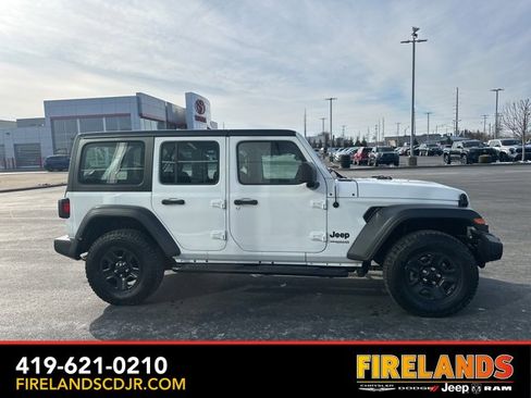Used 2022 Jeep Wrangler Unlimited Sport image 17