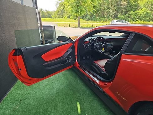Used 2010 Chevrolet Camaro SS w/ LPO, Ground Effects Package RWD image 18
