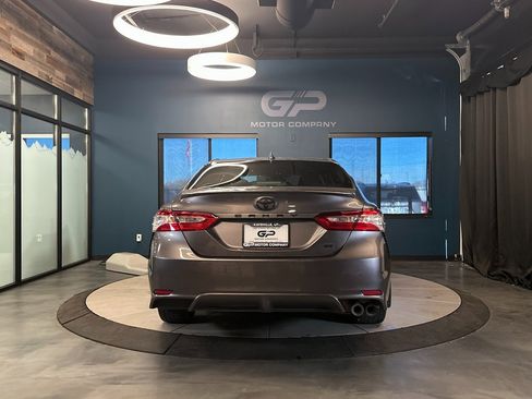 Used 2020 Toyota Camry SE w/ Convenience Package image 4