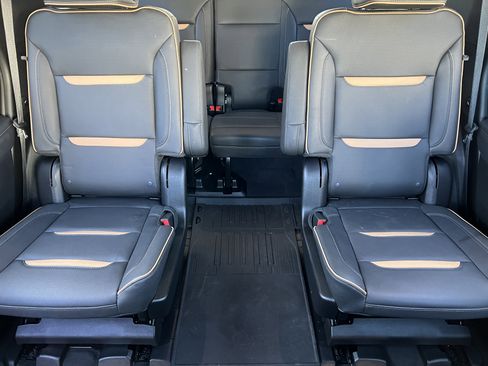 Used 2024 GMC Yukon AT4 image 17