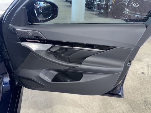 Certified 2024 BMW 530i 530i w/ Executive Package image 9