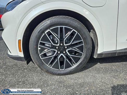 Used 2025 Ford Mustang Mach-E Premium image 7