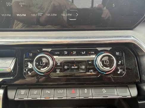 Used 2025 GMC Sierra 3500 Denali Ultimate AWD/4WD image 19