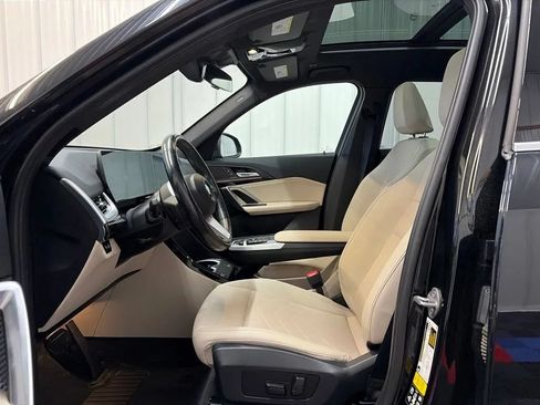 Used 2023 BMW X1 xDrive28i AWD/4WD image 12