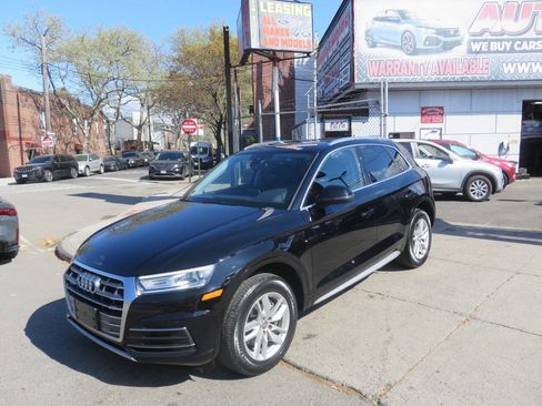 Used 2020 Audi Q5 2.0T Premium w/ Convenience Package AWD/4WD image 2
