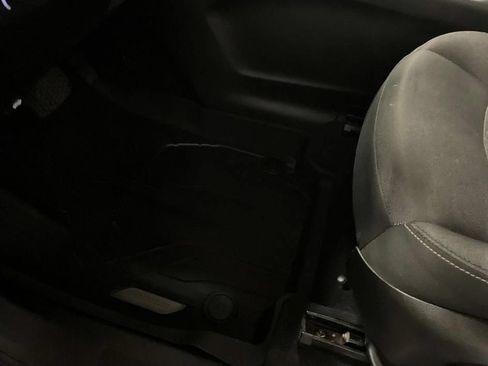 Used 2021 Chevrolet Equinox LT FWD image 17