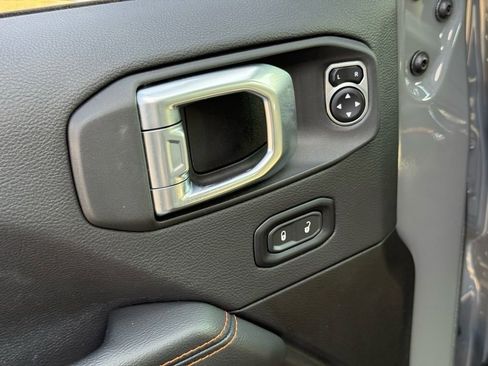 Used 2023 Jeep Gladiator Mojave w/ Cold Weather Group image 23