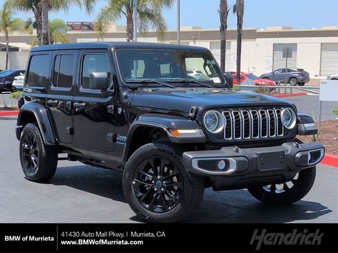 Used 2025 Jeep Wrangler Unlimited Sahara w/ Safety Group AWD/4WD image 1