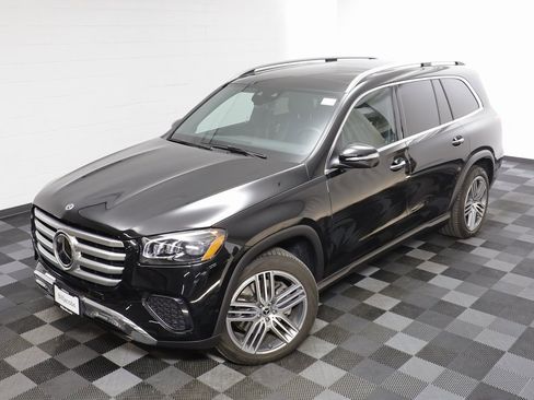 Used 2025 Mercedes-Benz GLS 450 4MATIC image 2