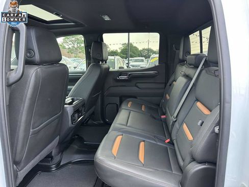 Used 2024 GMC Sierra 1500 AT4 w/ Technology Package AWD/4WD image 10
