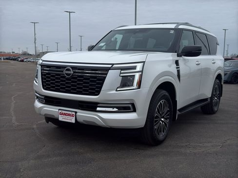 New 2026 Nissan Armada SL w/ Captain's Chari Seat Package AWD/4WD image 2